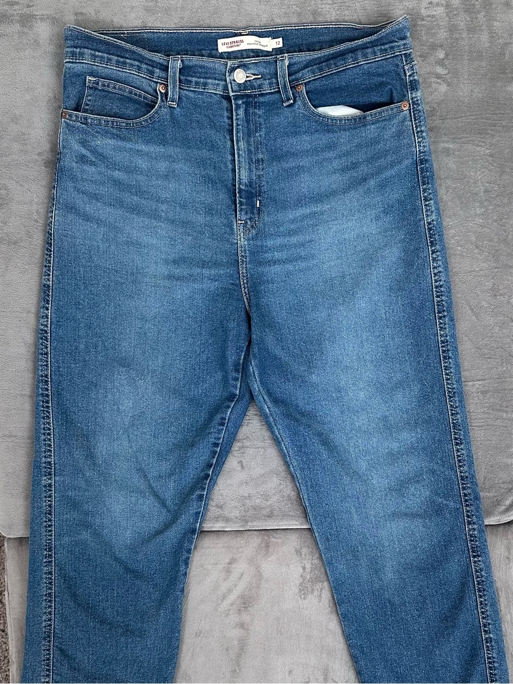 Levi Jeans Women’s Sz 12 34x29 Signature Women’s Vintage High Rise Straight